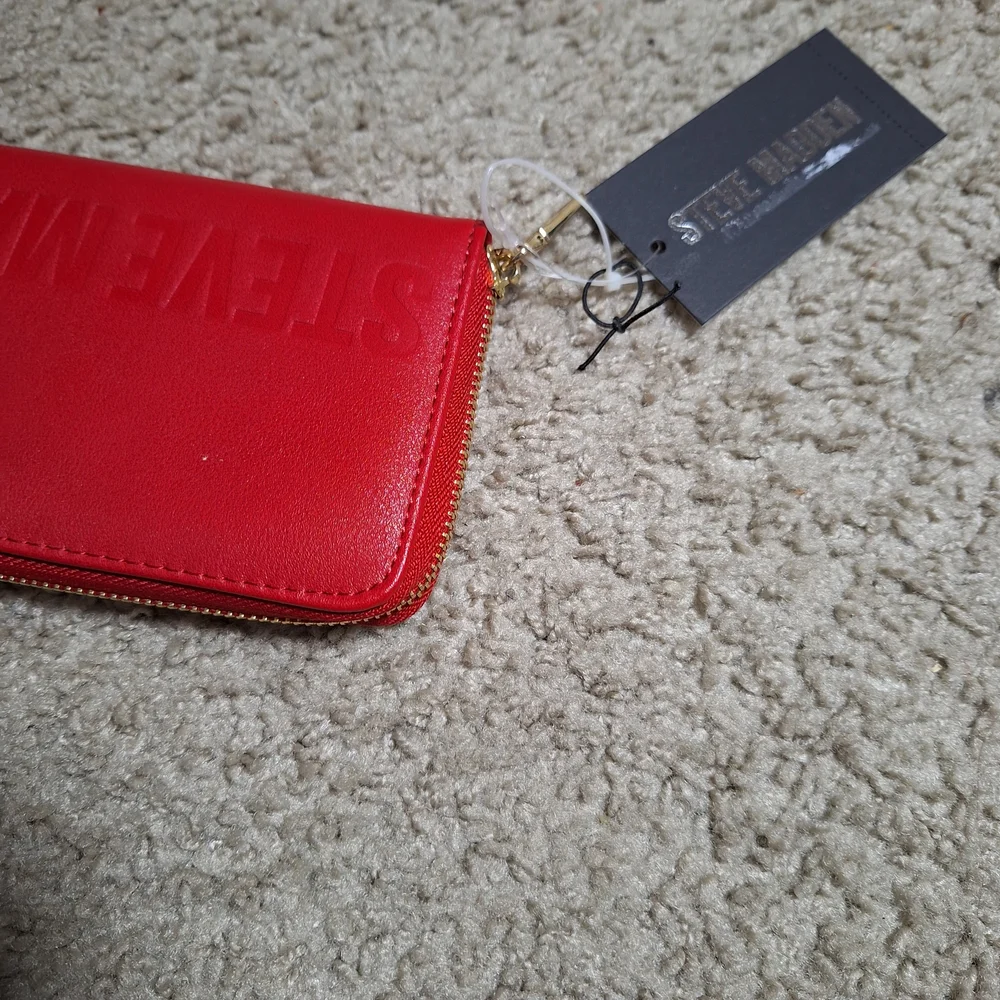 Steve Madden Red Wallet - Picture 6 of 6